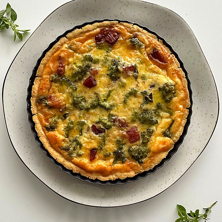 Quiche de brócolis com bacon